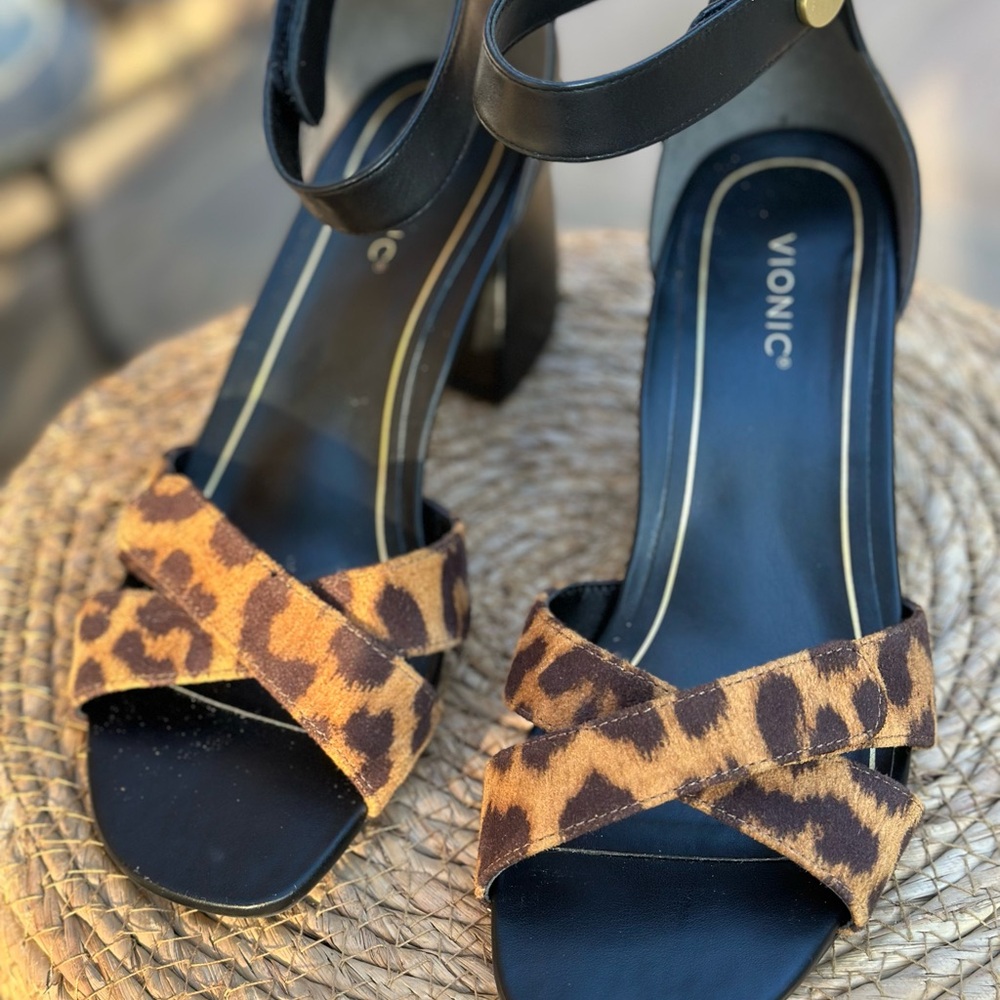 Vionic Women's Salinas Leopard Print Heels-NWOB